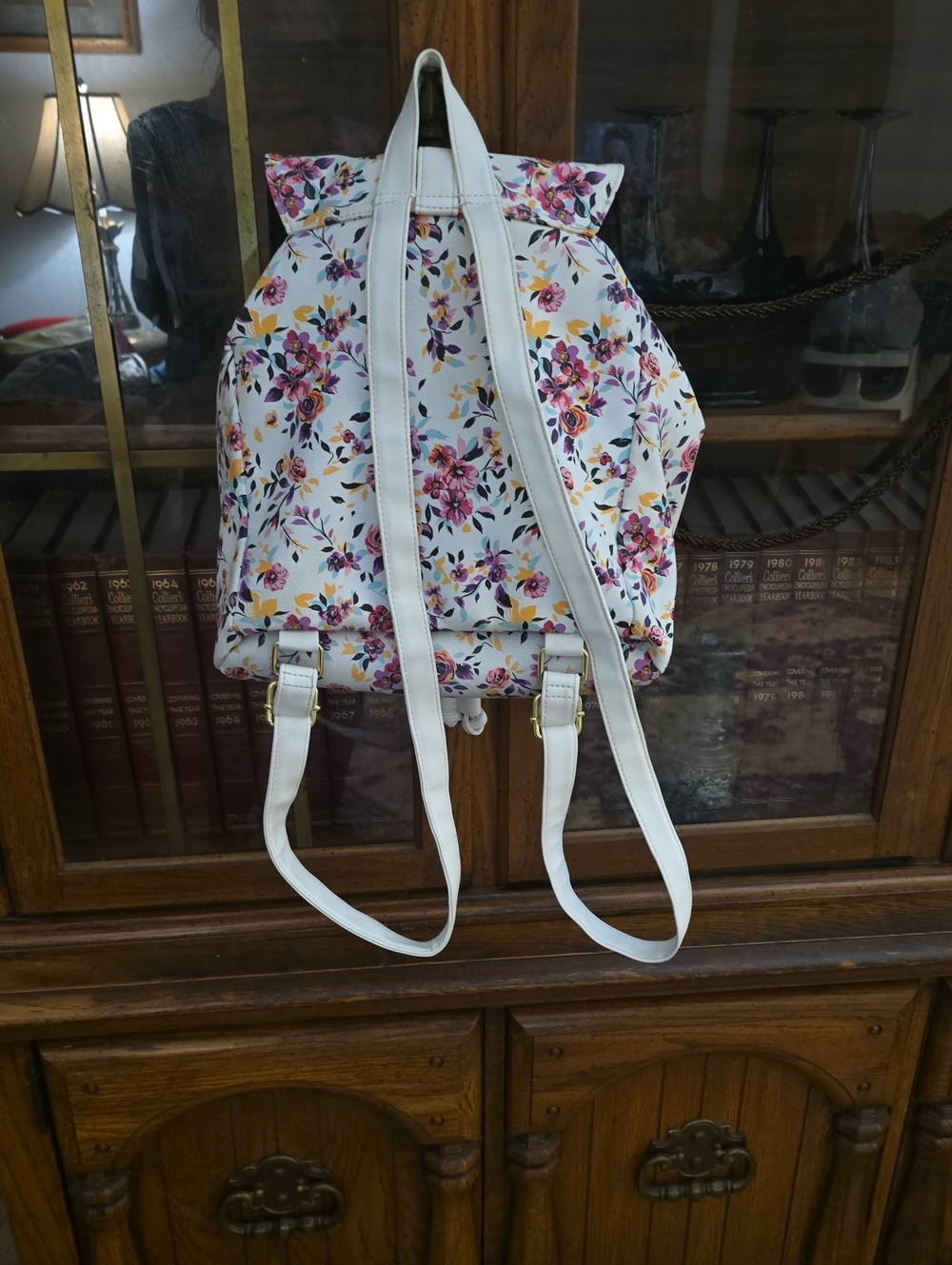Large Floral Backpack - Picture 2 of 8